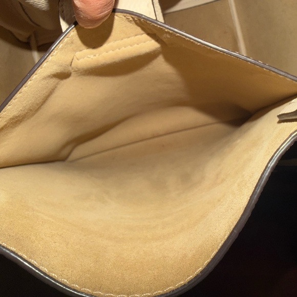 Tory Burch EUC Cream Leather Tote Bag - Picture 5 of 17